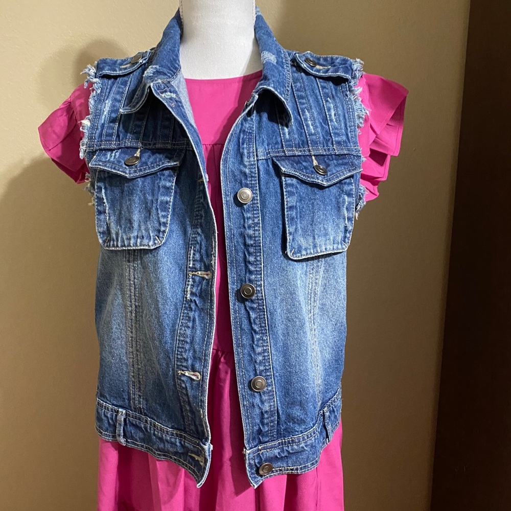 Sleeveless Denim jacket w/ Crocheted back large!